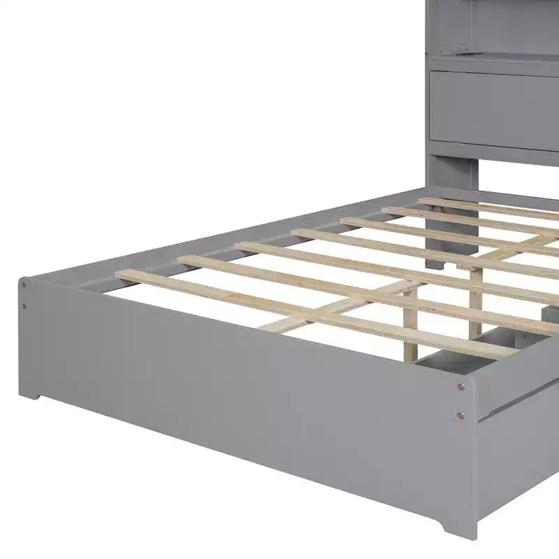 Struttura letto matrimoniale con cassetti contenitore e porte USB nella testiera