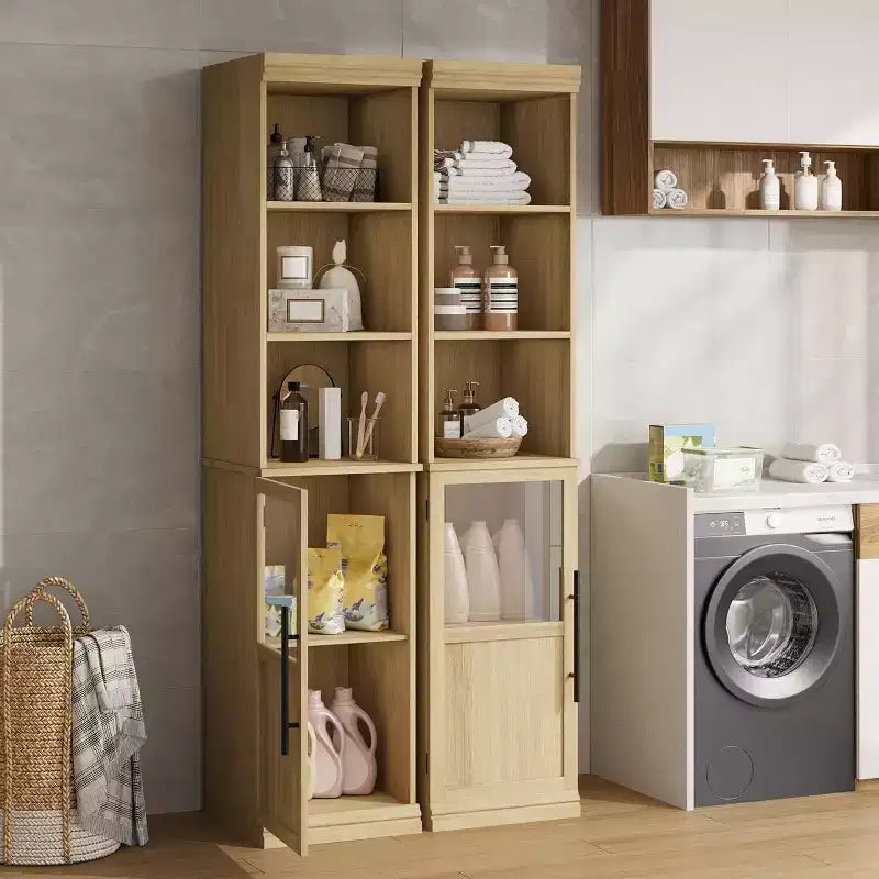 Mobiletto portaoggetti alto e stretto con anta in vetro e ripiani aperti