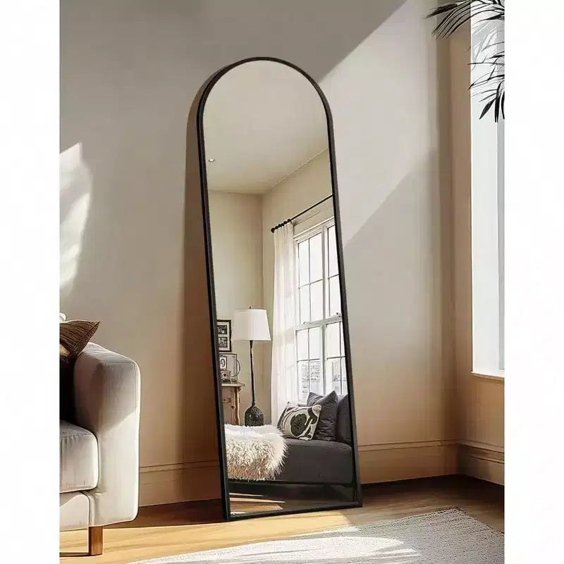 Specchio a figura intera ad arco con cornice in metallo