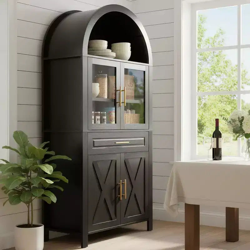 Mobile credenza alto ad arco per ripostiglio con ante in vetro e ripiani regolabili