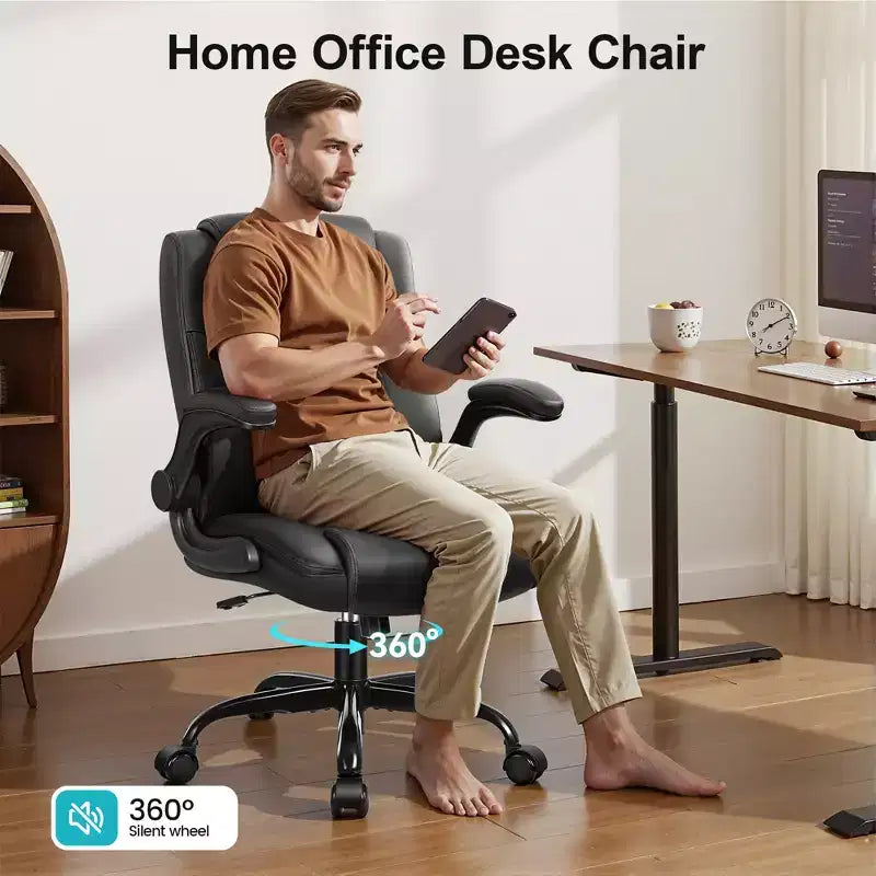 Sedia da ufficio ergonomica con schienale alto in pelle PU e braccioli ribaltabili